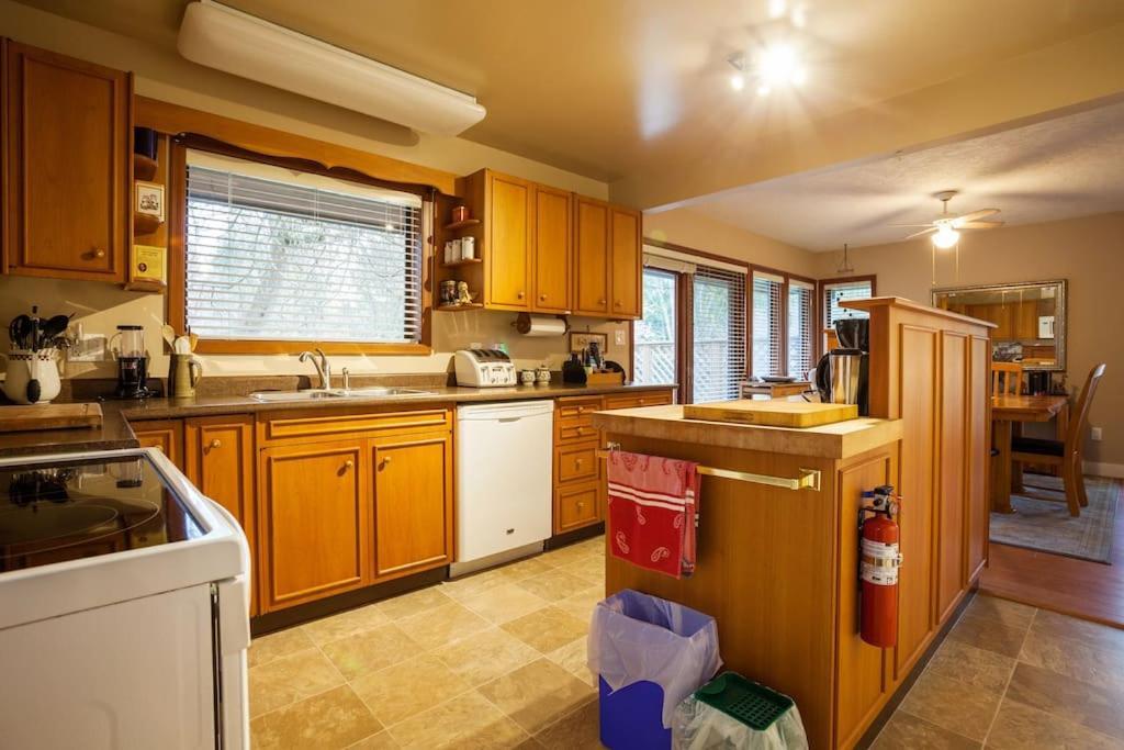 科尔斯湾度假屋 North Saanich 外观 照片